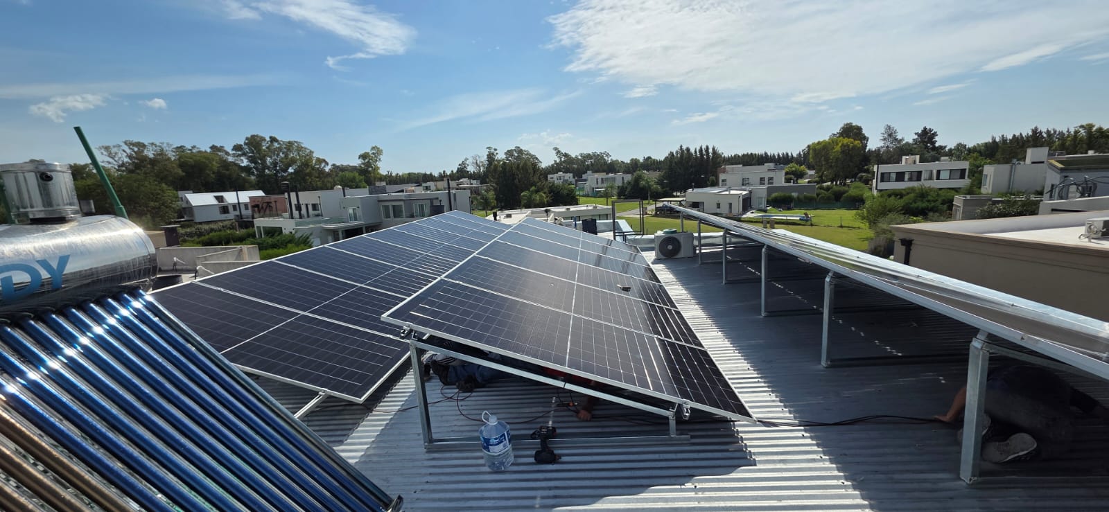 Detalle de paneles solares instalados